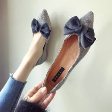 Carica l&#39;immagine nel visualizzatore di Gallery, Women Flat Heel Shoes Silk Bowknot Pointed Toe Flats Casual Shoes q15