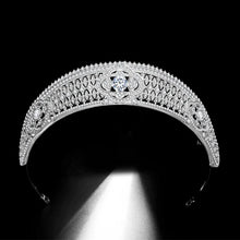 Carica l&#39;immagine nel visualizzatore di Gallery, Luxury Cubic Zirconia Crown Crystal Bridal Tiaras Queen Princess Rhinestone Pageant Diadem CZ Headbands