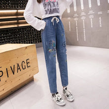 Carica l&#39;immagine nel visualizzatore di Gallery, Harajuku Embroidered Jeans Women Blue Casual Baggy Cropped Trousers Fashion High Waist Plus Size Lace Up Denim Pants