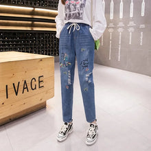 Carica l&#39;immagine nel visualizzatore di Gallery, Harajuku Embroidered Jeans Women Blue Casual Baggy Cropped Trousers Fashion High Waist Plus Size Lace Up Denim Pants