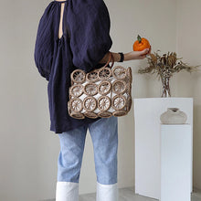 Carica l&#39;immagine nel visualizzatore di Gallery, Summer Hollow Out Straw Bag Women Handmade Weave Handle Bag Beach Handbag Casual Rattan Beach Bag