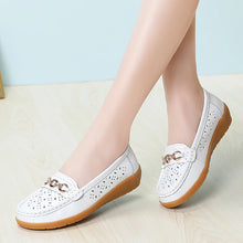 Charger l&#39;image dans la galerie, Summer Women Casual Shoes Leather Breathable Flats Shoes Cut Out Women&#39;s Loafer Office Slip-on Moccasins Plus Size 35-42