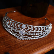 Carica l&#39;immagine nel visualizzatore di Gallery, Gorgeous Wedding Hair Accessories Bridal Tiara Princess Crown Tiaras  Austria Crystal Wedding Party Hair Jewelry