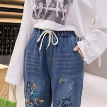 Laden Sie das Bild in den Galerie-Viewer, Harajuku Embroidered Jeans Women Blue Casual Baggy Cropped Trousers Fashion High Waist Plus Size Lace Up Denim Pants