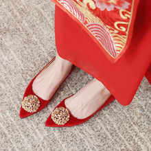 Laden Sie das Bild in den Galerie-Viewer, Red Pointed Toe Wedding Shoes Women Flock Leather Flat Heel Shoes q1