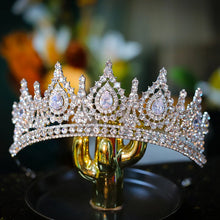 Laden Sie das Bild in den Galerie-Viewer, Luxury Cubic Zirconia Crown Crystal Bridal Tiaras Crowns Queen Princess Rhinestone Wedding Hair Jewelry