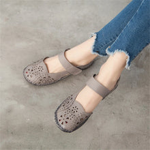 Carica l&#39;immagine nel visualizzatore di Gallery, Genuine Leather Breathable Soft Flat Sandals Summer Women Casual Shoes x19