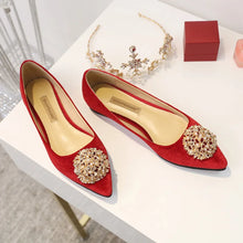 Laden Sie das Bild in den Galerie-Viewer, Red Pointed Toe Wedding Shoes Women Flock Leather Flat Heel Shoes q1