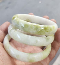Carica l&#39;immagine nel visualizzatore di Gallery, Genuine Natural Green Jade Bangle Bracelet White Jade bangle Yellow Jade Bangles
