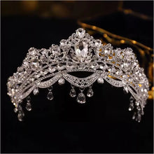 Laden Sie das Bild in den Galerie-Viewer, Baroque Luxury Crystal Beads Frontlet Bridal Tiaras Crown Rhinestone Pageant Diadem Banquet Headpieces Wedding Hair Accessories