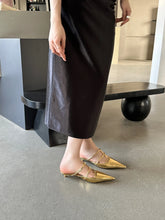 Laden Sie das Bild in den Galerie-Viewer, Fashion Women Slides Slippers Pointed Toe Summer Outside Mules Shoes Thin Mid Heels