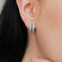 Carica l&#39;immagine nel visualizzatore di Gallery, Stylish U Shaped Hoop Earrings White/Black Cubic Zirconia Female Accessories Versatile Jewelry