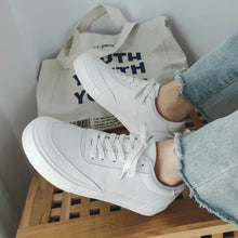 Laden Sie das Bild in den Galerie-Viewer, Leather Men White Shoes Sports Versatile Board Shoes Sneakers Lightweight Walking Shoes w12