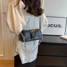 Carica l&#39;immagine nel visualizzatore di Gallery, Fashion Small PU Leather Underarm Shoulder Bags for Women Female Crossbody Bag Lady Chain Handbags