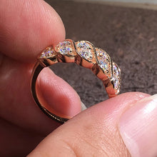 Laden Sie das Bild in den Galerie-Viewer, Luxury Women Wedding Rings Rose Gold Color Fashion Accessories Party Jewelry