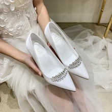 Carica l&#39;immagine nel visualizzatore di Gallery, Fashion Delicate New White Wedding Shoe Water Diamond Princess Satin Small Size Bridesmaid Champagne Gold Dress Shoes