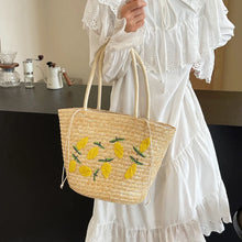 Laden Sie das Bild in den Galerie-Viewer, Sweet Design Weave Straw Shoulder Bags for Women 2024 Summer Fashion Small Tote Bags