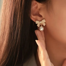 画像をギャラリービューアに読み込む, Bow Shape Women&#39;s Dangle Earrings Temperament Simulated Pearl Earrings t80