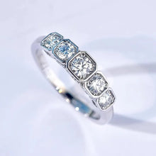 Laden Sie das Bild in den Galerie-Viewer, Modern Fashion Women Rings with Round Cubic Zirconia Silver Color Wedding Rings Geometric Shaped Trendy Jewelry