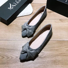 Charger l&#39;image dans la galerie, Women High Quality Moccasin Shoes Flock Slip-ons Pointy Toe With Big Bow Plus Size 33 48 46 Wide Fitting Flats