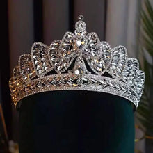 Carica l&#39;immagine nel visualizzatore di Gallery, Baroque Luxury Crystal Bowknot Crown Bridal Headpiece Silver Color Rhinestone Diadem Queen Princess Tiaras Wedding Hair Jewelry