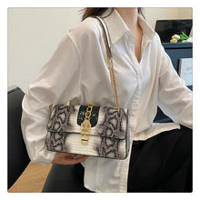 Laden Sie das Bild in den Galerie-Viewer, Chain Bag New  Shoulder Snakeskin Crossbody Bags for Women Hot Selling