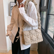 Laden Sie das Bild in den Galerie-Viewer, Small Nylon Shoulder  Bags for Women 2024 Y2K Fashion New Trend Bag Travel Purses