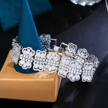 画像をギャラリービューアに読み込む, Luxury Flower Cluster Round White CZ Bracelets for Women cw47 - www.eufashionbags.com