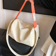 Carica l&#39;immagine nel visualizzatore di Gallery, Fashion Retro Women Pillow Handbags 2024 Vintage PU Leather Pillow Crossbody Bags Silver Shoulder Bags