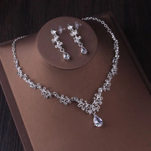 Laden Sie das Bild in den Galerie-Viewer, Luxury Silver Color Crystal Water Drop Bridal Jewelry Sets Rhinestone Tiaras Crown Necklace Earrings Wedding Dubai Jewelry Set