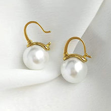 Laden Sie das Bild in den Galerie-Viewer, Simulated Pearl Drop Earrings for Women Metal Gold Color Fashion Earrings Daily Wear