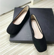 Carica l&#39;immagine nel visualizzatore di Gallery, Women Square Toe Flock Flats Wide Fitting Spring Shoes For Driving Dancing Anti- Skip Spongy Sole Slip-Ons 48-33