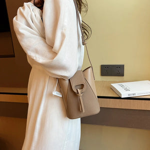 Retro Leather Crossbody Bags for Women Luxury Designer Fashion Purse a121