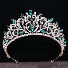 Laden Sie das Bild in den Galerie-Viewer, Luxury Green Color Crystal Crown Bridal Hair Accessories Women Baroque Crown