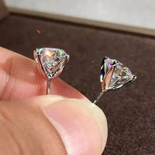 Laden Sie das Bild in den Galerie-Viewer, Real 1 Carat D Color Moissanite Diamond stud earrings women 925 Sterling Silver Sparkling Earring