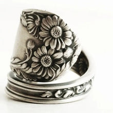Load image into Gallery viewer, Personality Wide Ring with Flowers Carved Anti Color Vintage Women Finger Rings
