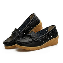 Laden Sie das Bild in den Galerie-Viewer, Summer Hollow Casual Shoes Women Wedges Shoes Designer Loafers Shoes Breathable Flats Sneakers