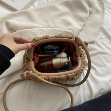 Laden Sie das Bild in den Galerie-Viewer, 2022 Luxury Brand Shoulder Bag for Women Fashion Embroidered Thread Messenger Bag Cute Purse Crossbody Bag Designer Clutch Hobos