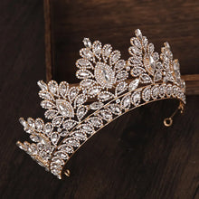 Carica l&#39;immagine nel visualizzatore di Gallery, Luxury Crystal Wedding Crown Baroque Rhinestone Bride Tiara Headwear Queen Diadem Banquet Birthday Wedding Accessories