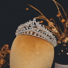 Laden Sie das Bild in den Galerie-Viewer, Trendy Silver Color Rhinestone Crystal Queen Crowns Wedding Tiaras Hair Accessories Jewelry e61