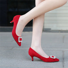 Charger l&#39;image dans la galerie, Fashion Women 5cm High Heels Pumps Lady Wedding Bridal Red Suede Sandals Low Heels Party Crystal Buckle Shoes