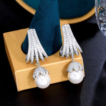 Load image into Gallery viewer, White Cubic Zirconia Chic Long Women Pearl Earrings b146