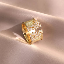 Cargar imagen en el visor de la galería, Gold Color Geometric Zircon Ring Luxury Men&#39;s Hip Hop Fashion Accessories