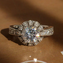 Laden Sie das Bild in den Galerie-Viewer, Newly Women Wedding Rings Cubic Zircon Gorgeous Engagement Rings for Lover