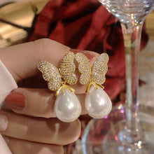 Charger l&#39;image dans la galerie, Aesthetic Butterfly Earrings with Pear Imitation Pearl Earrings for Women Wedding Party Luxury Trendy Jewelry