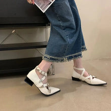 Carica l&#39;immagine nel visualizzatore di Gallery, Pointed Toe Women Flat Loafers Belt Buckle Fashion Party Pumps Black White Silver Loafers Shoes Low Heels 35-39
