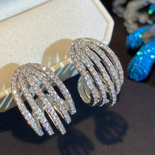 Laden Sie das Bild in den Galerie-Viewer, Dazzling Claws Design Earrings for Women Silver Color Sparkling Crystal Cubic Zircon Piercing Earrings Statement Jewelry