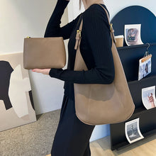 画像をギャラリービューアに読み込む, Large Trendy Shoulder Bags for Women Vintage Solid Color Soft Leather Handbag Tote Purse