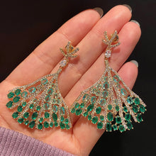 Laden Sie das Bild in den Galerie-Viewer, High Quality Green Sector Earrings Small Skirt Temperament Retro Trendy Wedding Accessories