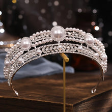 Laden Sie das Bild in den Galerie-Viewer, Silver Color Pearl Rhinestone Luxury Tiara Hairband Wedding Accessories Headband Crown